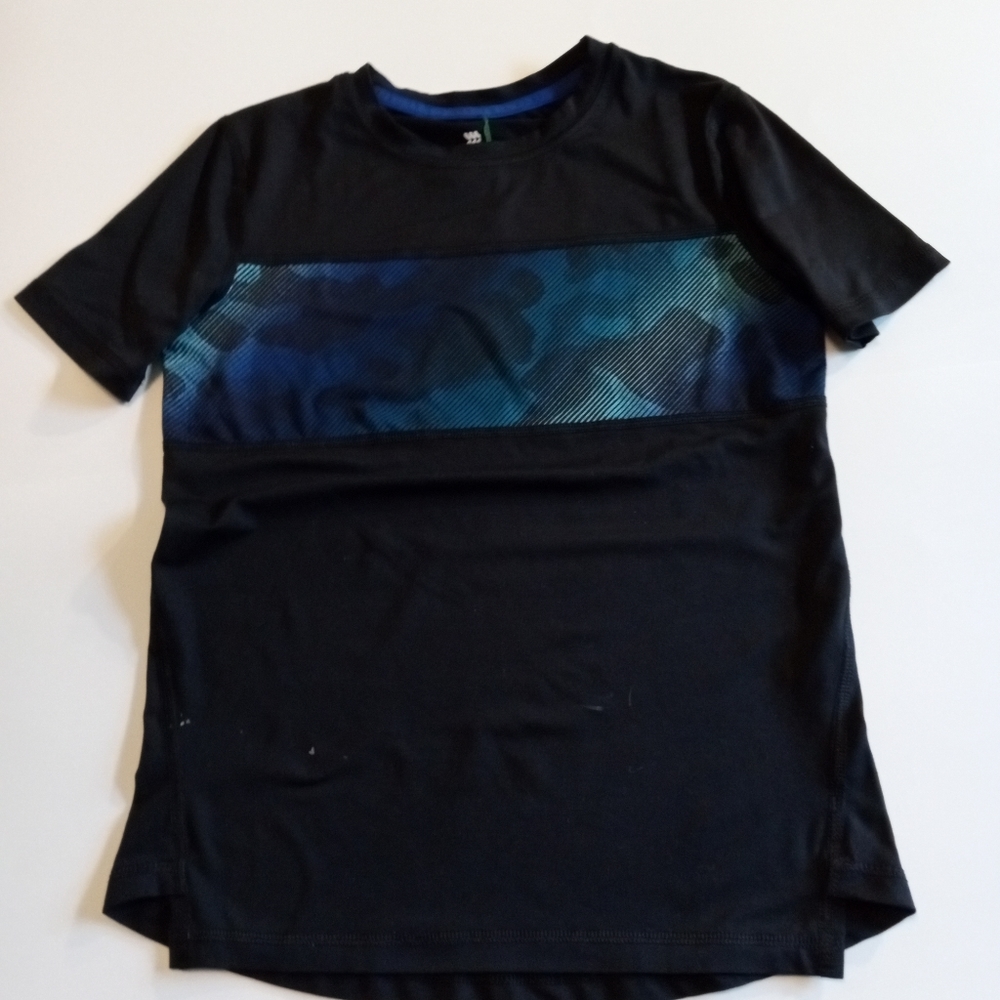 Black all in motion tee
